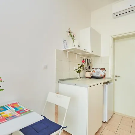 Leo's Charming Apartman *