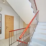 Leo's Charming Apartment *