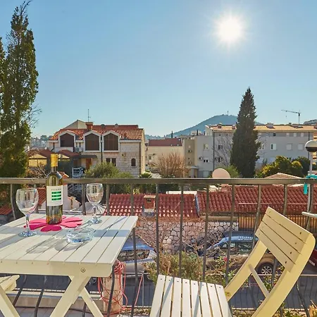 Leo's Charming Appartement *